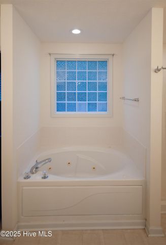 115 Birdie Court, Jacksonville, NC 28540