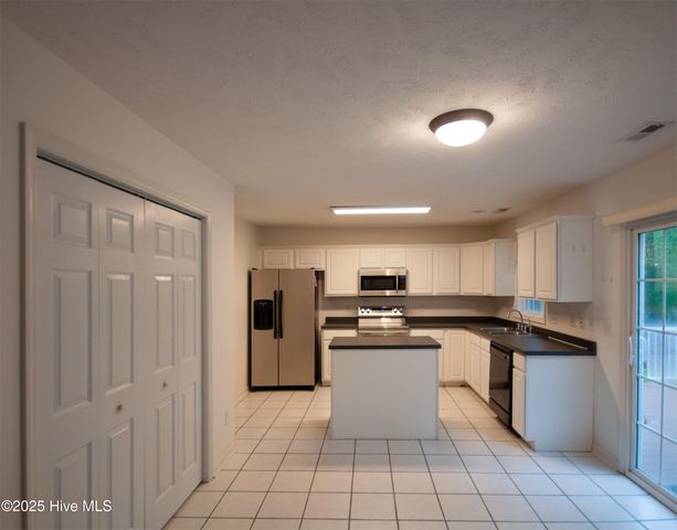 115 Birdie Court, Jacksonville, NC 28540