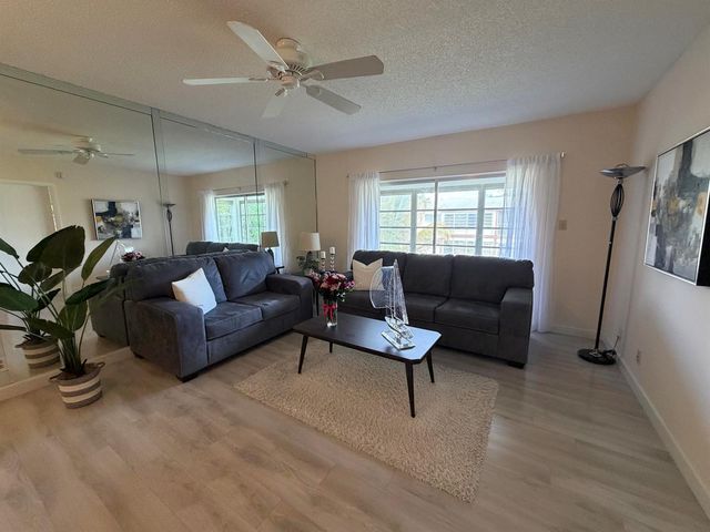 7505 NW 5th Court 208, Margate, FL 33063