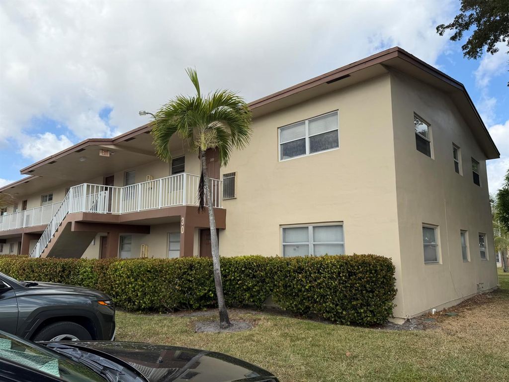 7505 NW 5th Court 208, Margate, FL 33063