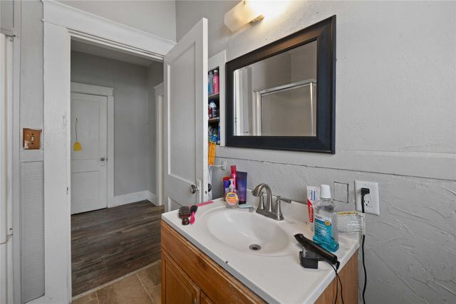 713 N Commerce Street, Gainesville, TX 76240