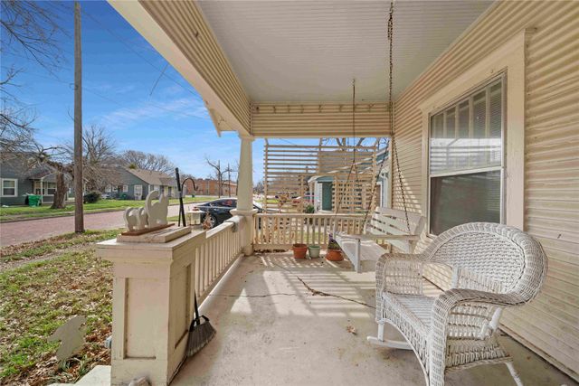 713 N Commerce Street, Gainesville, TX 76240