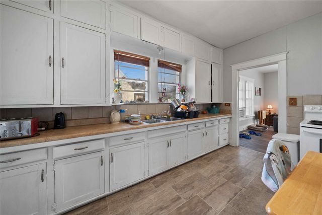 713 N Commerce Street, Gainesville, TX 76240