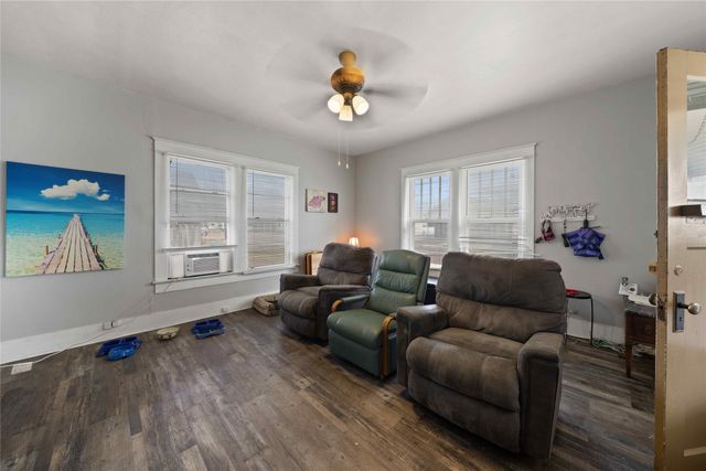 713 N Commerce Street, Gainesville, TX 76240