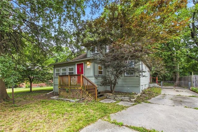 7740 Madison Avenue, Kansas City, MO 64114