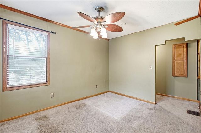 7740 Madison Avenue, Kansas City, MO 64114