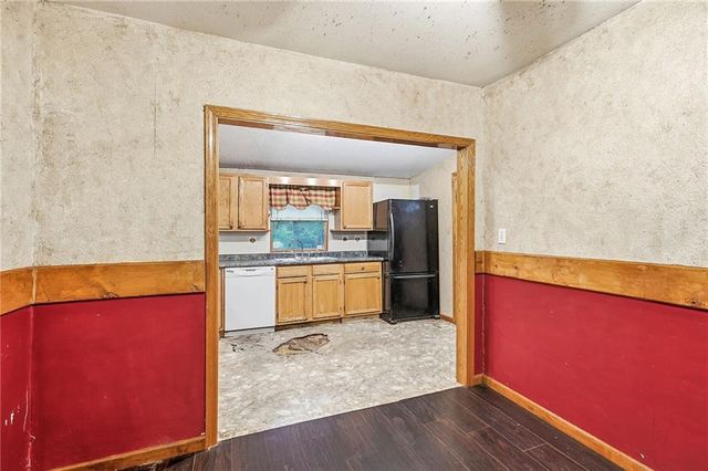 7740 Madison Avenue, Kansas City, MO 64114