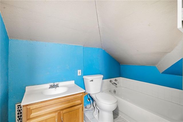 7740 Madison Avenue, Kansas City, MO 64114
