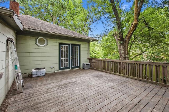 7740 Madison Avenue, Kansas City, MO 64114