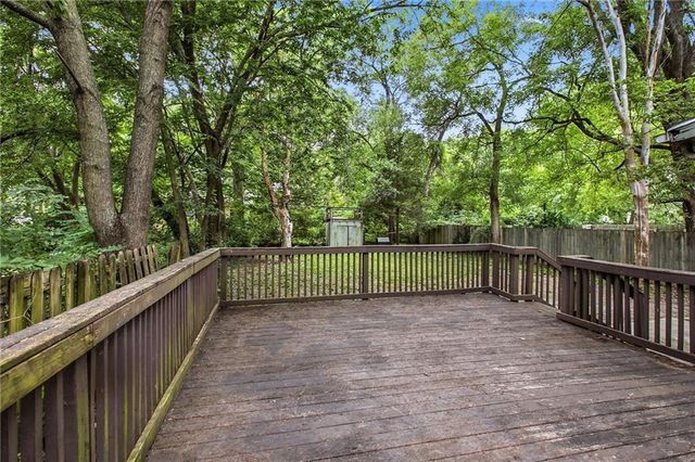 7740 Madison Avenue, Kansas City, MO 64114