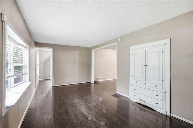 7740 Madison Avenue, Kansas City, MO 64114