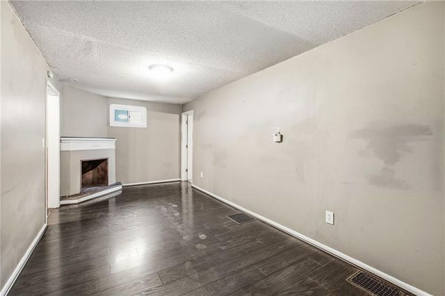 7740 Madison Avenue, Kansas City, MO 64114