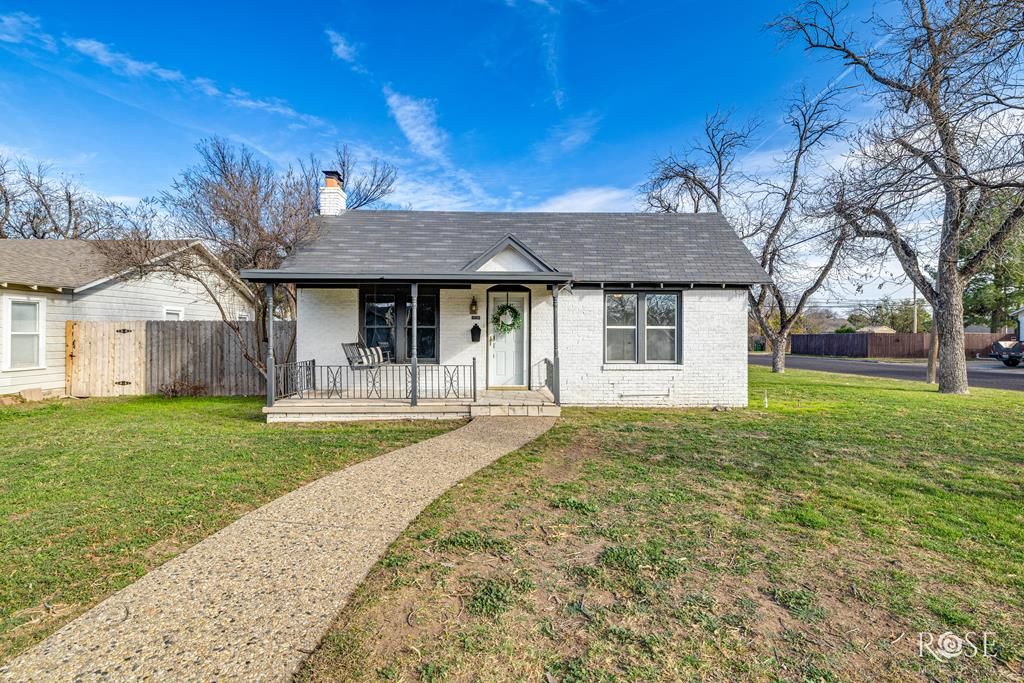 Image 1 of property listing at 1528 S Park St, San Angelo, TX 76901
