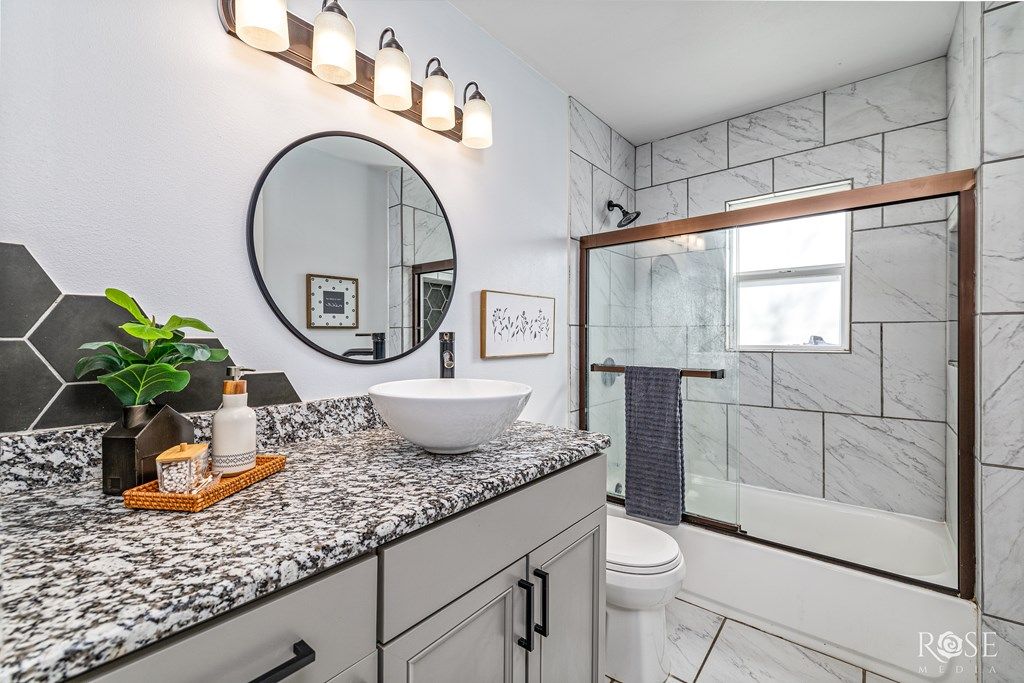 Image 17 of property listing at 1528 S Park St, San Angelo, TX 76901