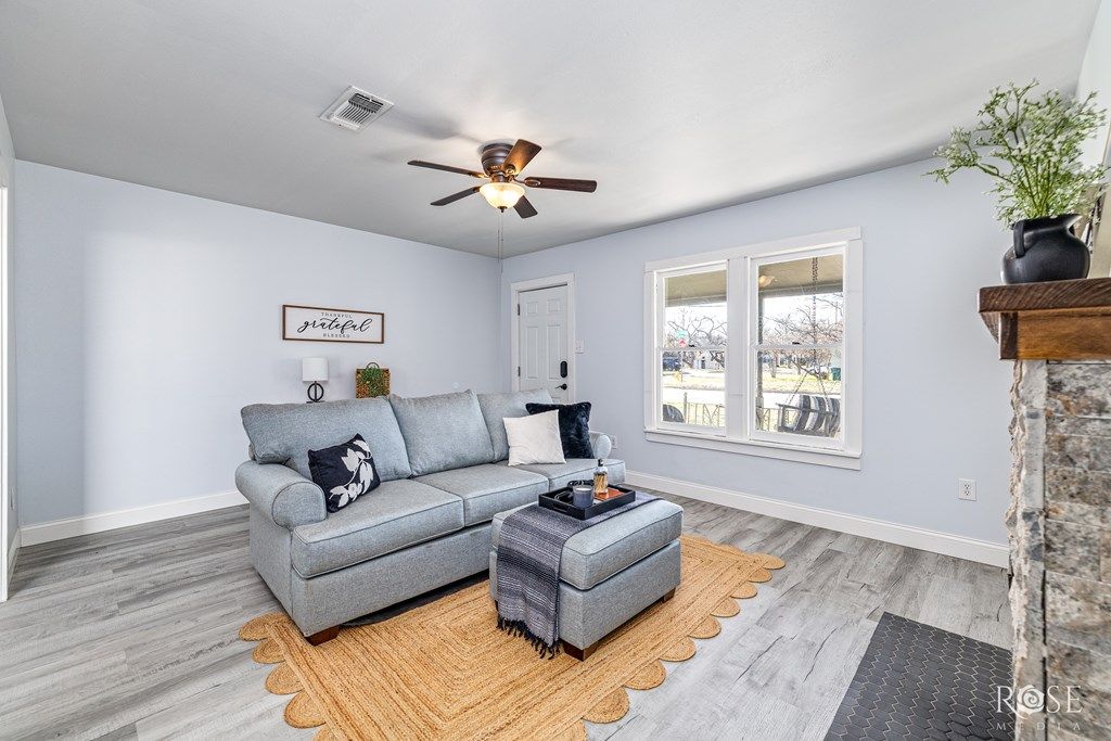 Image 9 of property listing at 1528 S Park St, San Angelo, TX 76901