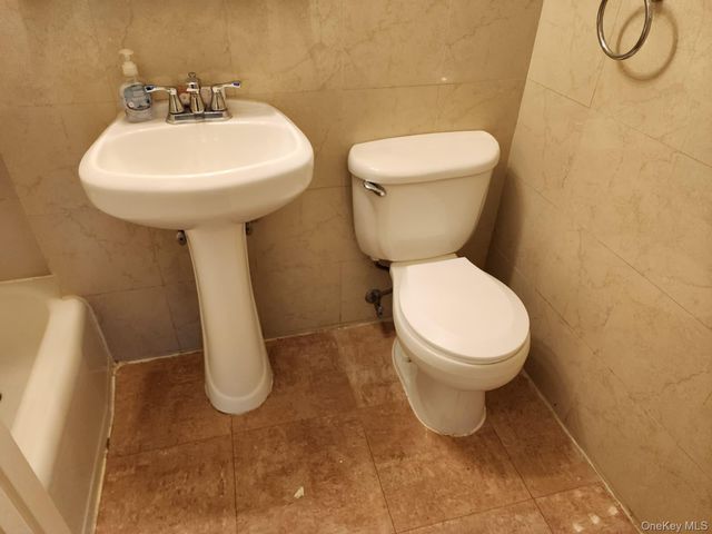 61-45 98th Street 4B, Rego Park, NY 11374