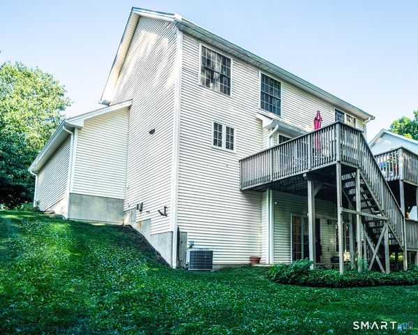 45 Pocono Lane 4, Danbury, CT 06810
