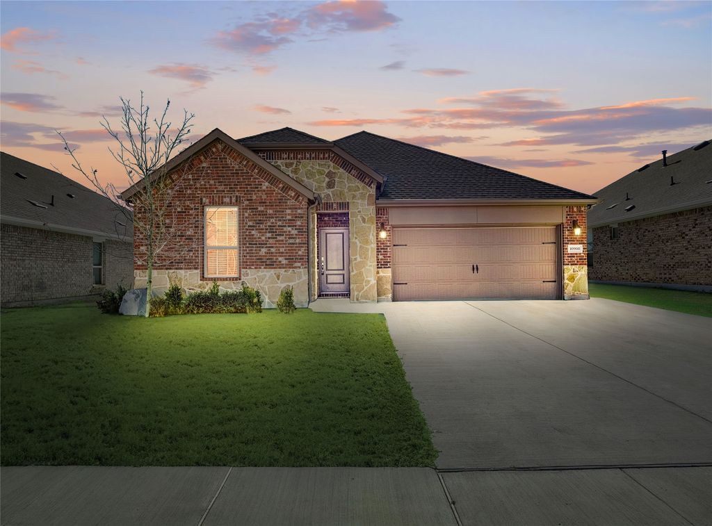 10908 Summer Rain Boulevard, Aubrey, TX 76227