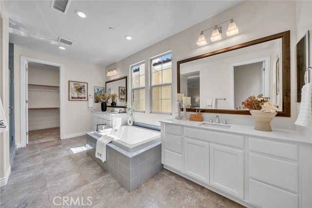 60 Sherwood, Irvine, CA 92620