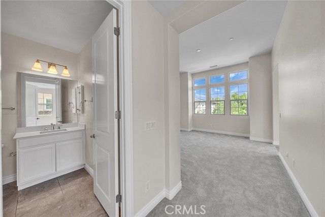 60 Sherwood, Irvine, CA 92620