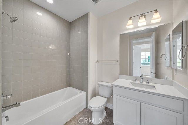 60 Sherwood, Irvine, CA 92620