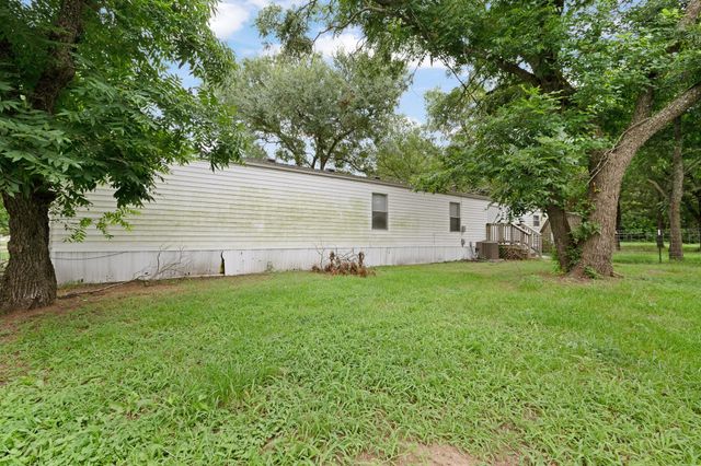 3116 Rolling Oaks Drive, Cleburne, TX 76031