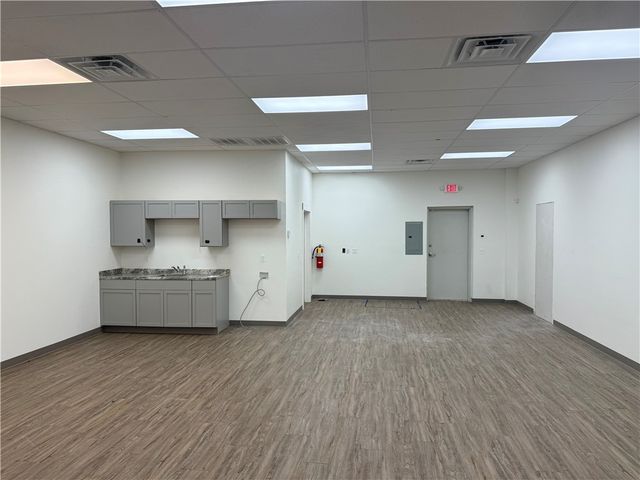 260 S Gleneagle Drive B, Cave Springs, AR 72718