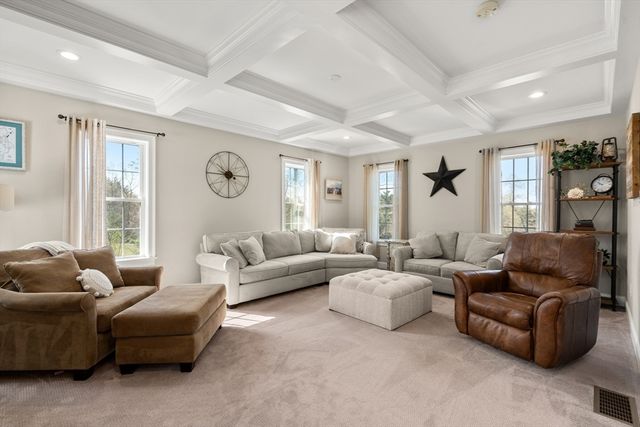 9 Jewell Xing, Mendon, MA 01756