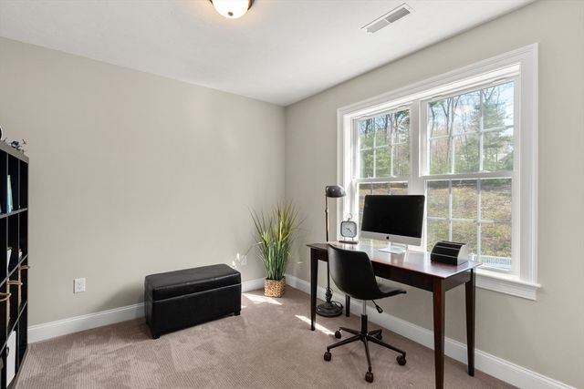9 Jewell Xing, Mendon, MA 01756