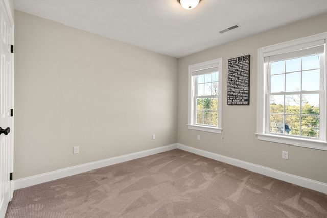 9 Jewell Xing, Mendon, MA 01756