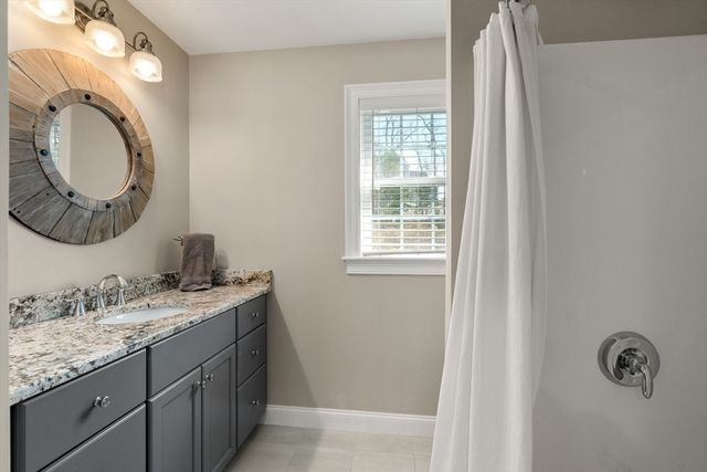 9 Jewell Xing, Mendon, MA 01756