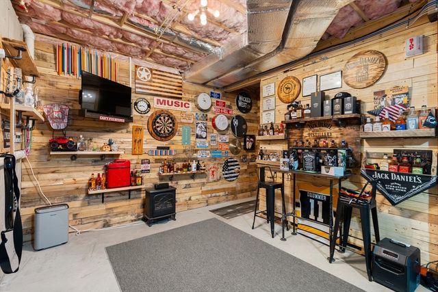 9 Jewell Xing, Mendon, MA 01756