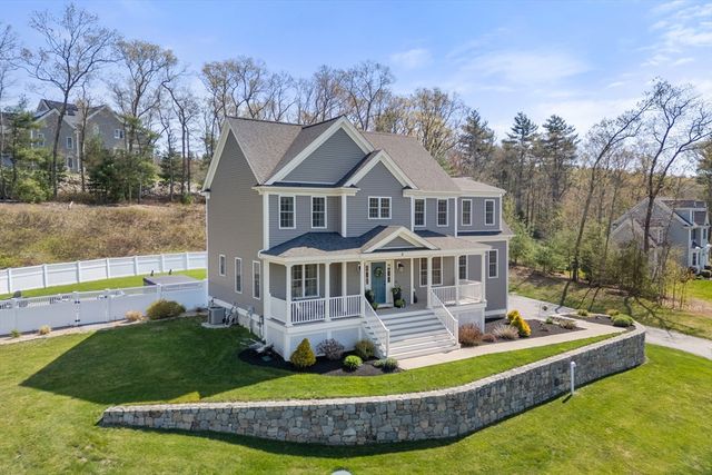 9 Jewell Xing, Mendon, MA 01756