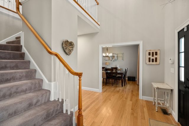 9 Jewell Xing, Mendon, MA 01756