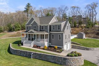9 Jewell Xing, Mendon, MA 01756