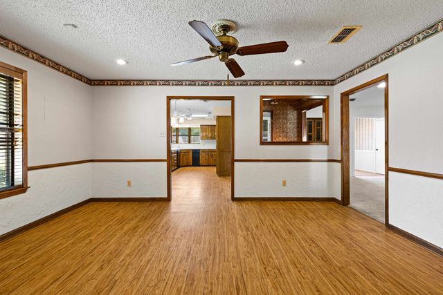 811 Pinegrove Lane, Longview, TX 75604