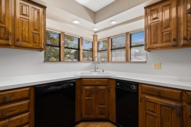 811 Pinegrove Lane, Longview, TX 75604