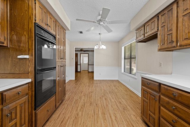 811 Pinegrove Lane, Longview, TX 75604