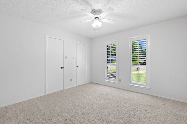 811 Pinegrove Lane, Longview, TX 75604