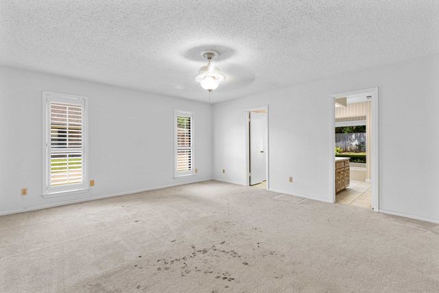 811 Pinegrove Lane, Longview, TX 75604