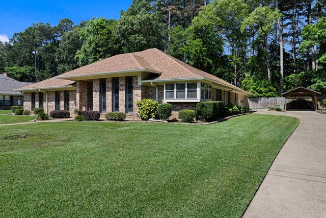 811 Pinegrove Lane, Longview, TX 75604