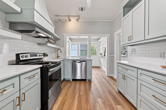 302 Epps Street, Tomball, TX 77375