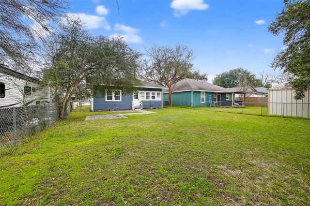 302 Epps Street, Tomball, TX 77375