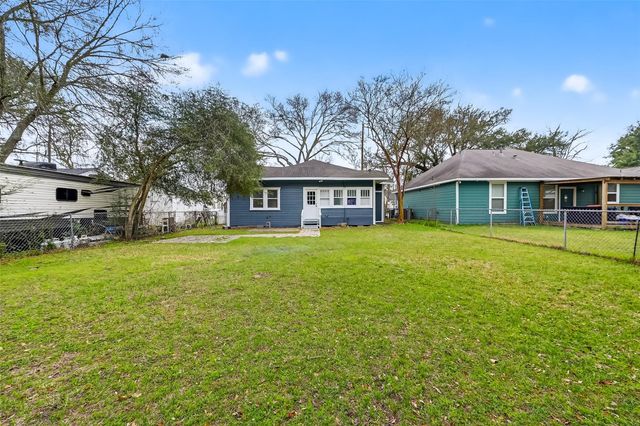 302 Epps Street, Tomball, TX 77375