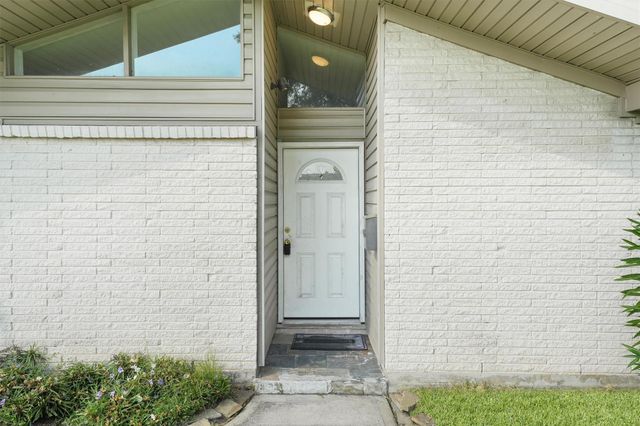 14143 Roundstone Lane, Houston, TX 77015