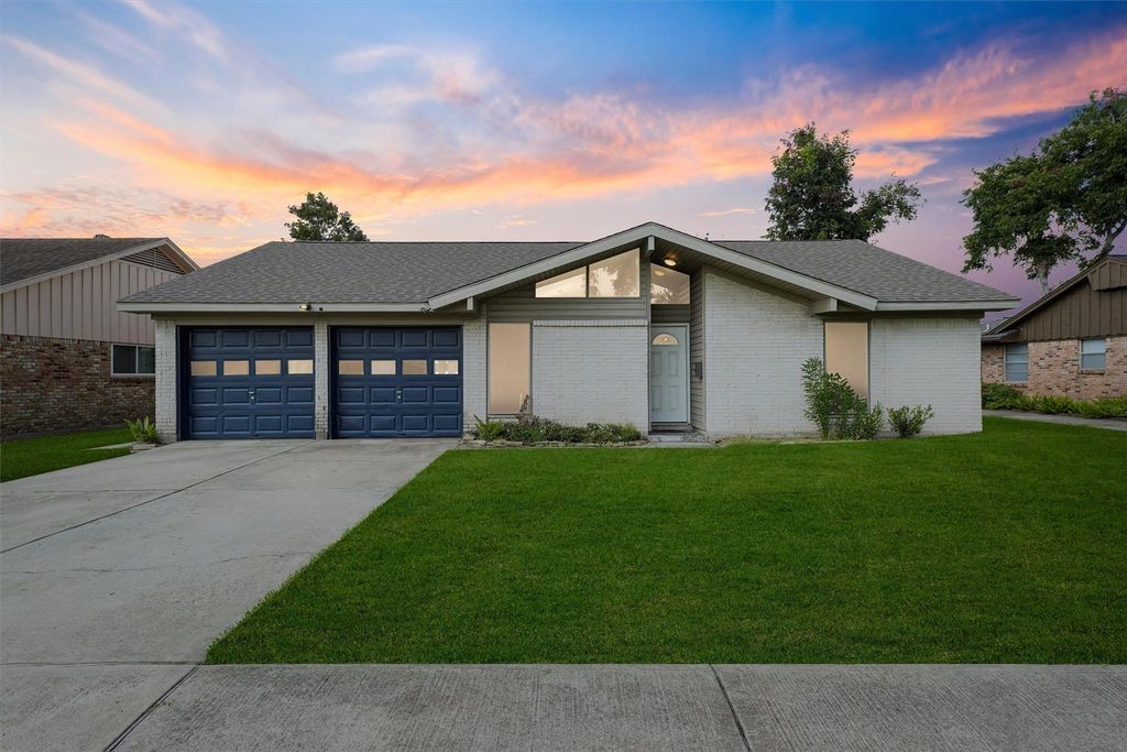 14143 Roundstone Lane, Houston, TX 77015