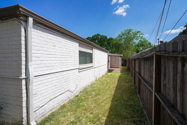 7914 Braes Meadow Drive, Houston, TX 77071