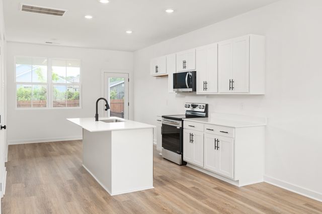 1105 Marlowe Lndg, Nashville, TN 37207