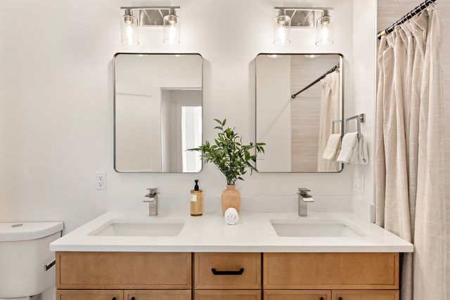 28A Swan Avenue 1, Boston, MA 02128