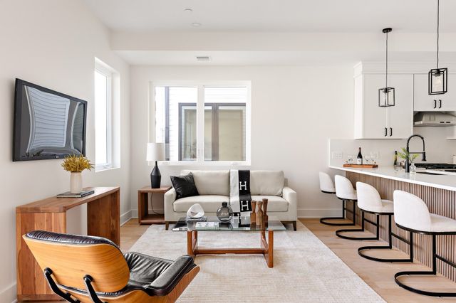 28A Swan Avenue 1, Boston, MA 02128